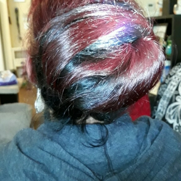 Meet your Posher, Posh Ambassador Kelly - Picture 2 of 6